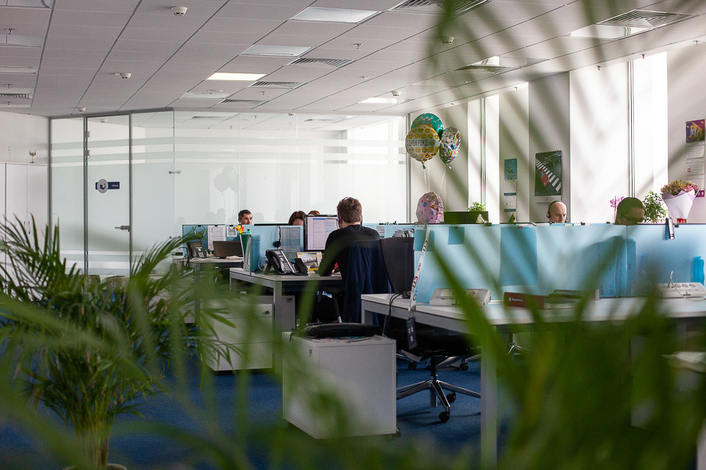 В Teleperformance каждый оператор контактного центра одновременно работает только с одним брендом – это позволяет поддерживать более высокую квалификацию сотрудников