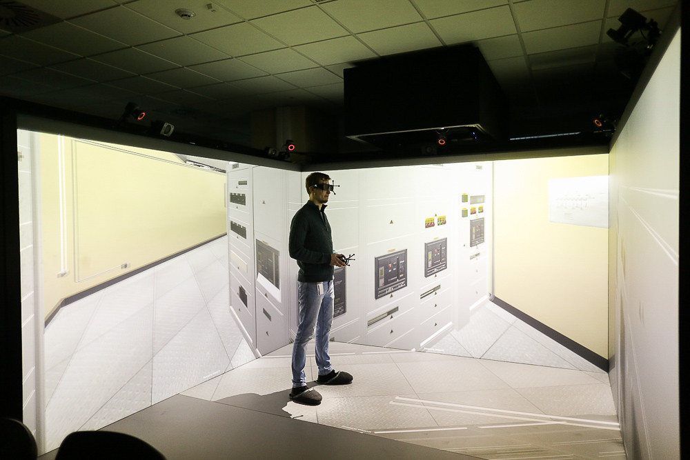 В КРОК есть уникальный для России центр виртуальной реальности. В нем разрабатывают проекты для строительства, продаж, обучения, искусства и рекламы